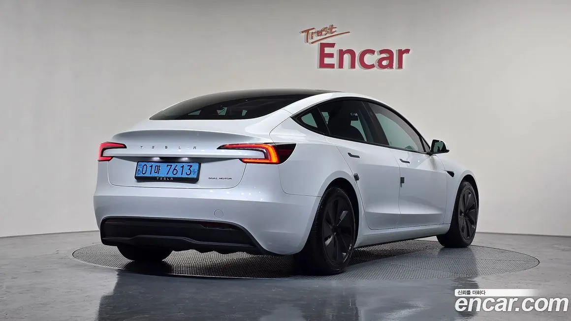Tesla Model 3 2024 из KR, фото 2