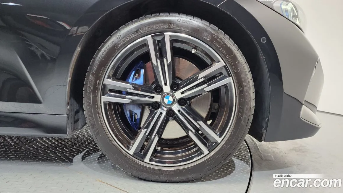BMW 3-Series 2023 из KR, фото 5