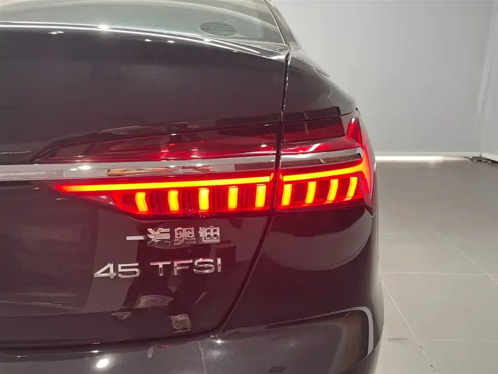 Audi A6L 2025 из CN, фото 7