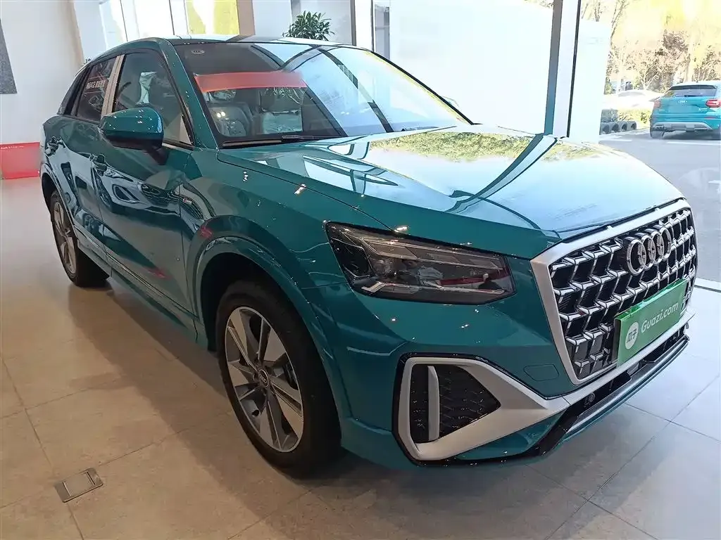 Audi Q2L 2025 из CN, фото 4