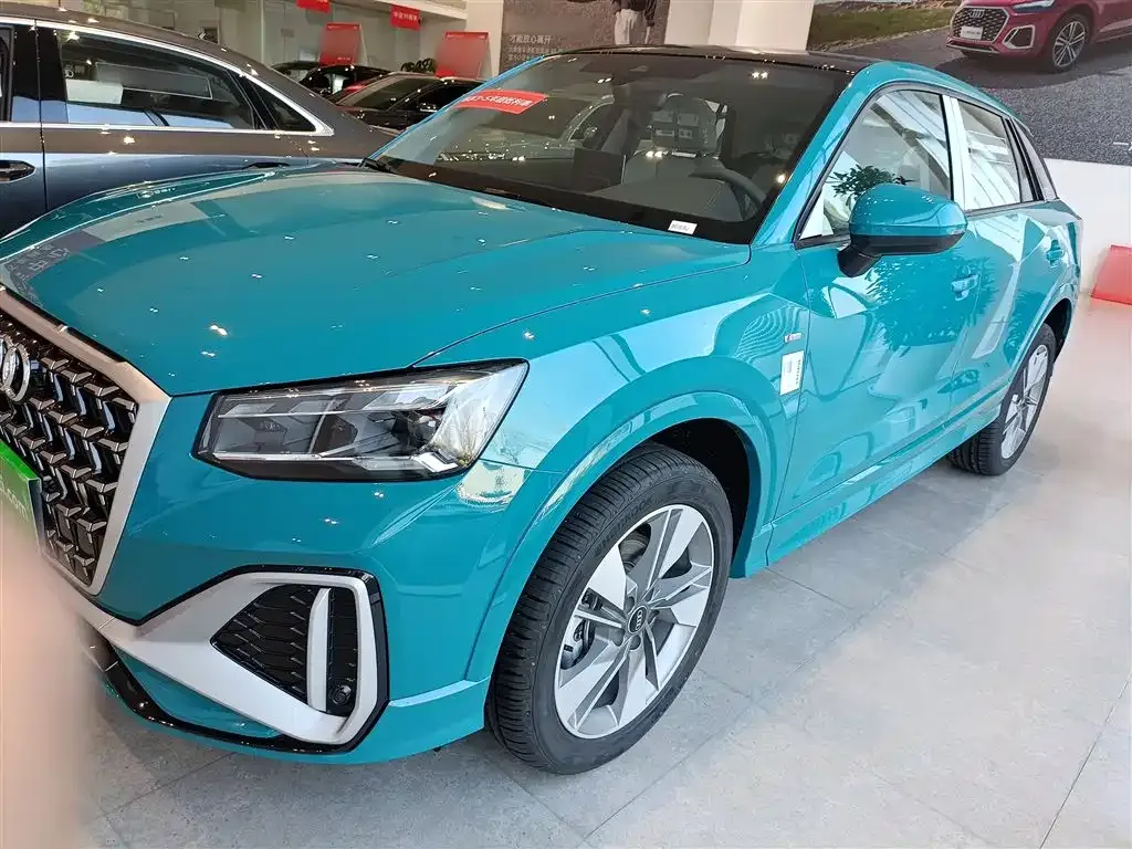 Audi Q2L 2025 из CN, фото 5