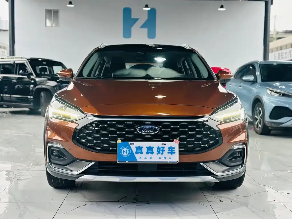 Ford Focus 2021 из CN, фото 2