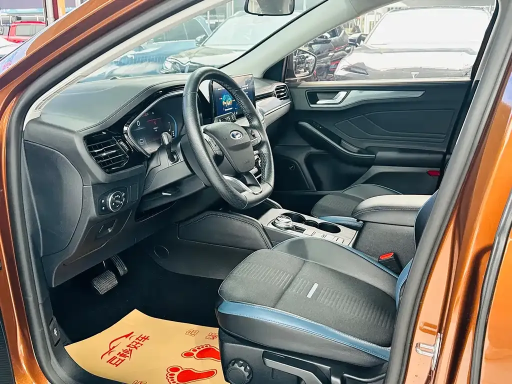 Ford Focus 2021 из CN, фото 5