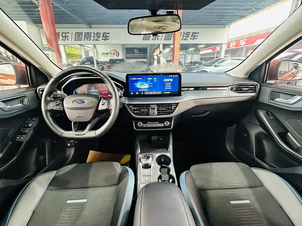 Ford Focus 2021 из CN, фото 9