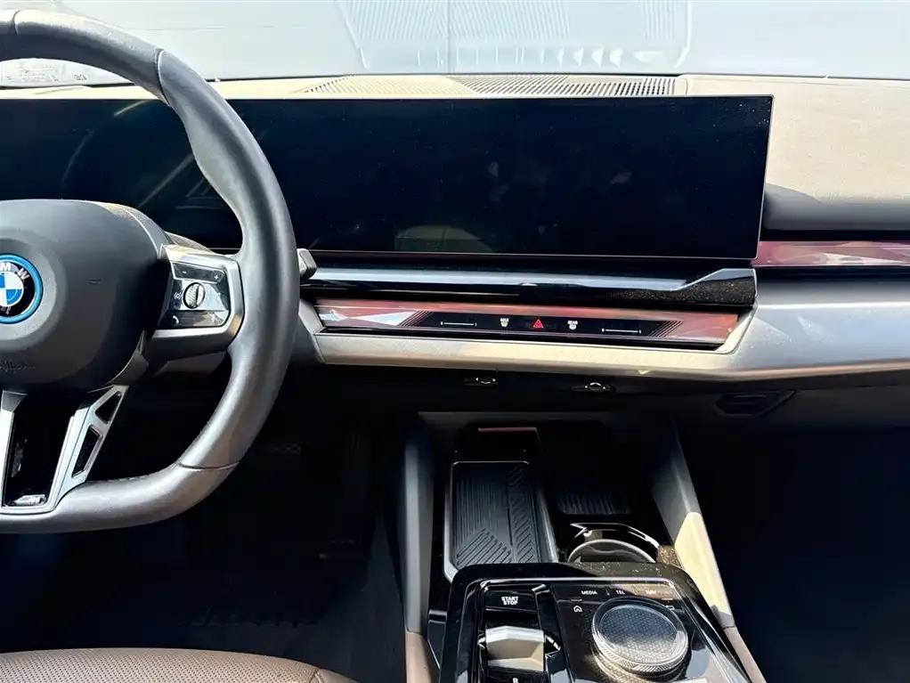 BMW i5 2025 из CN, фото 10
