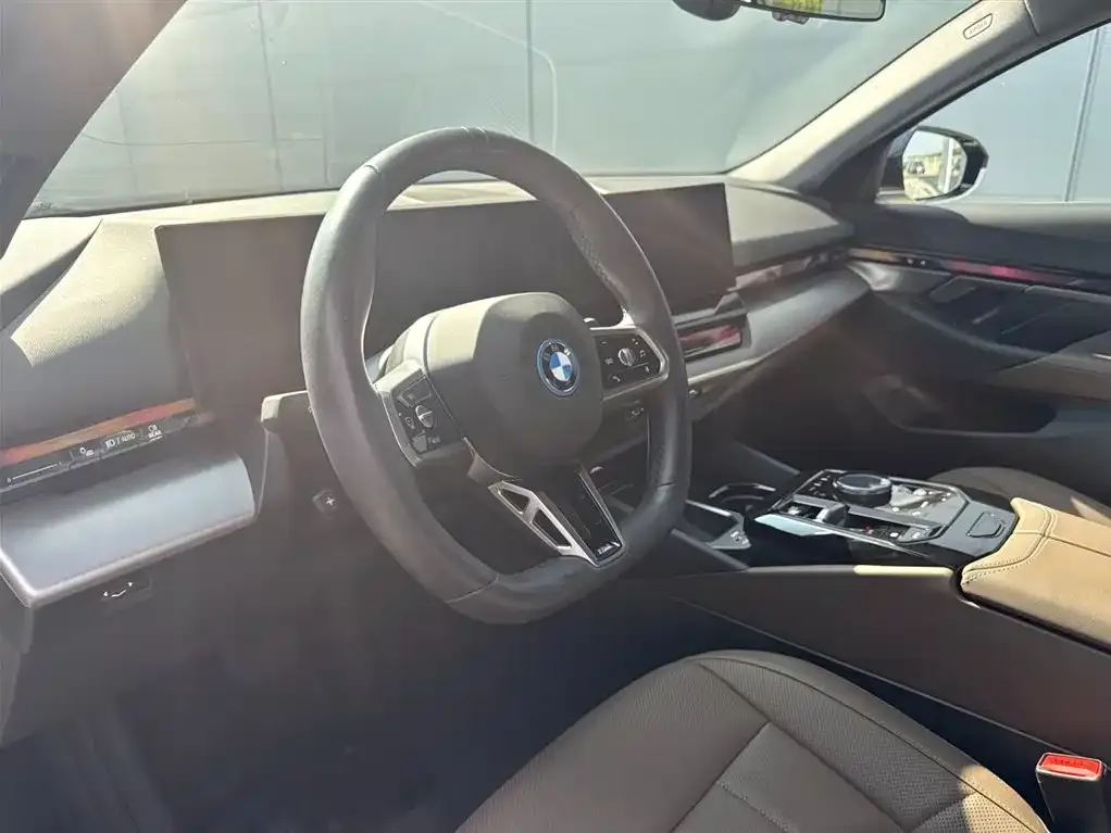 BMW i5 2025 из CN, фото 9
