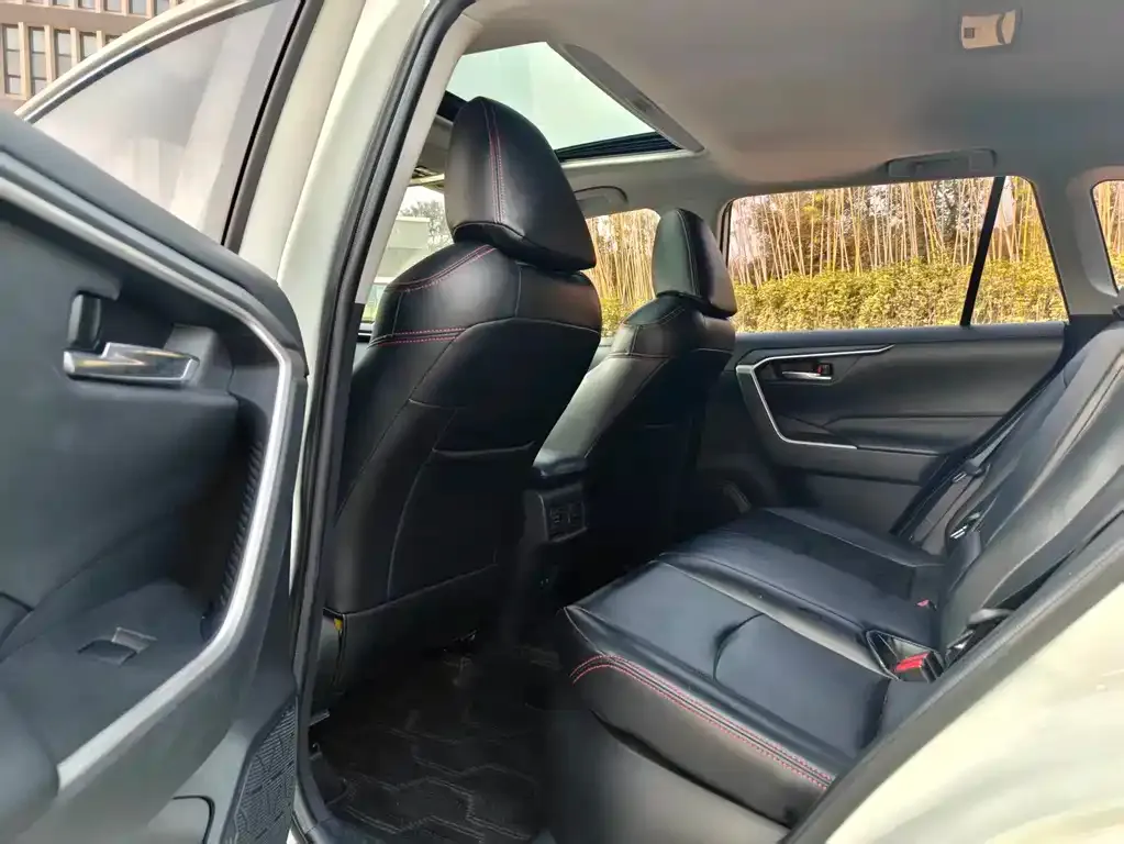 Toyota RAV4 2021 из CN, фото 8
