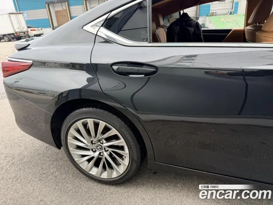 Lexus ES 2023 из KR, фото 8
