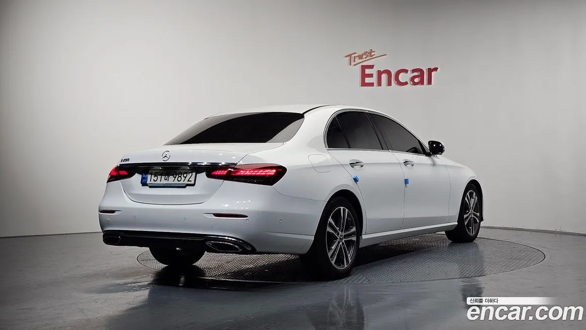 Mercedes-Benz E-Class 2023 из KR, фото 2