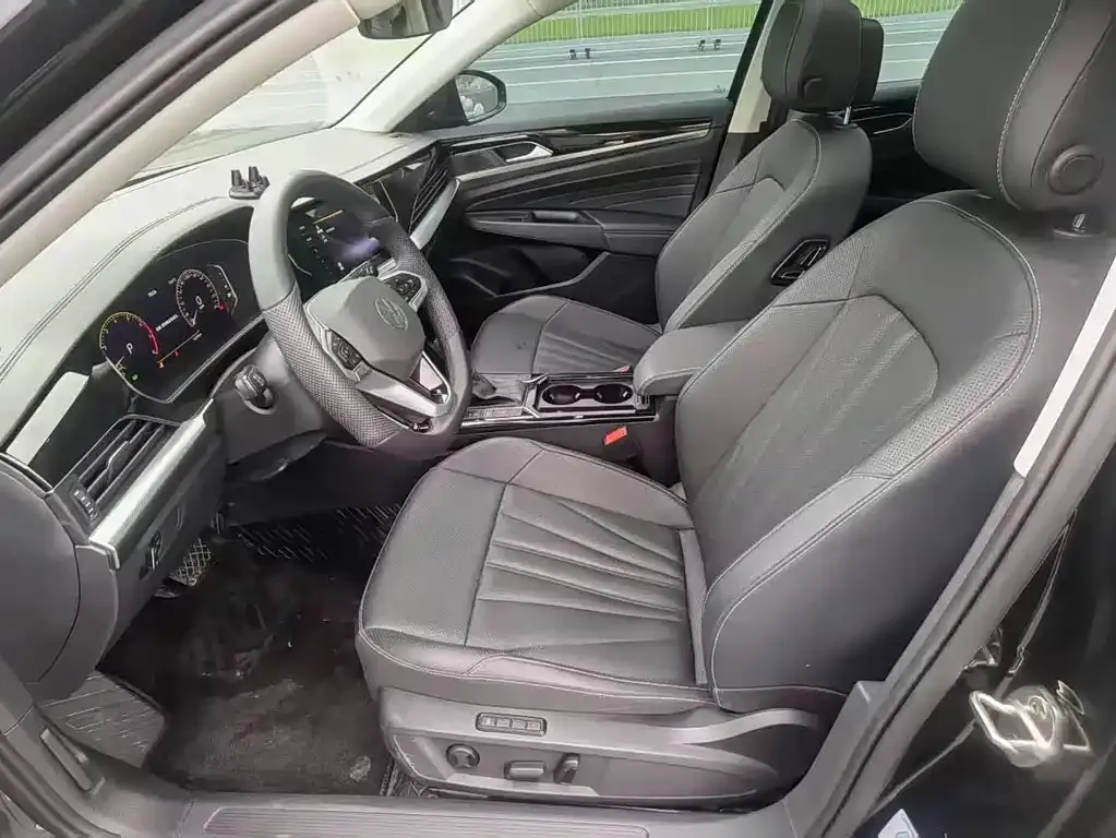 Volkswagen Passat 2025 из CN, фото 4