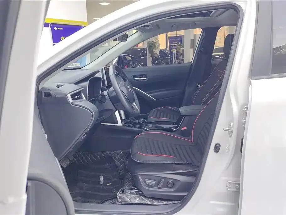 Toyota Corolla Cross 2022 из CN, фото 9