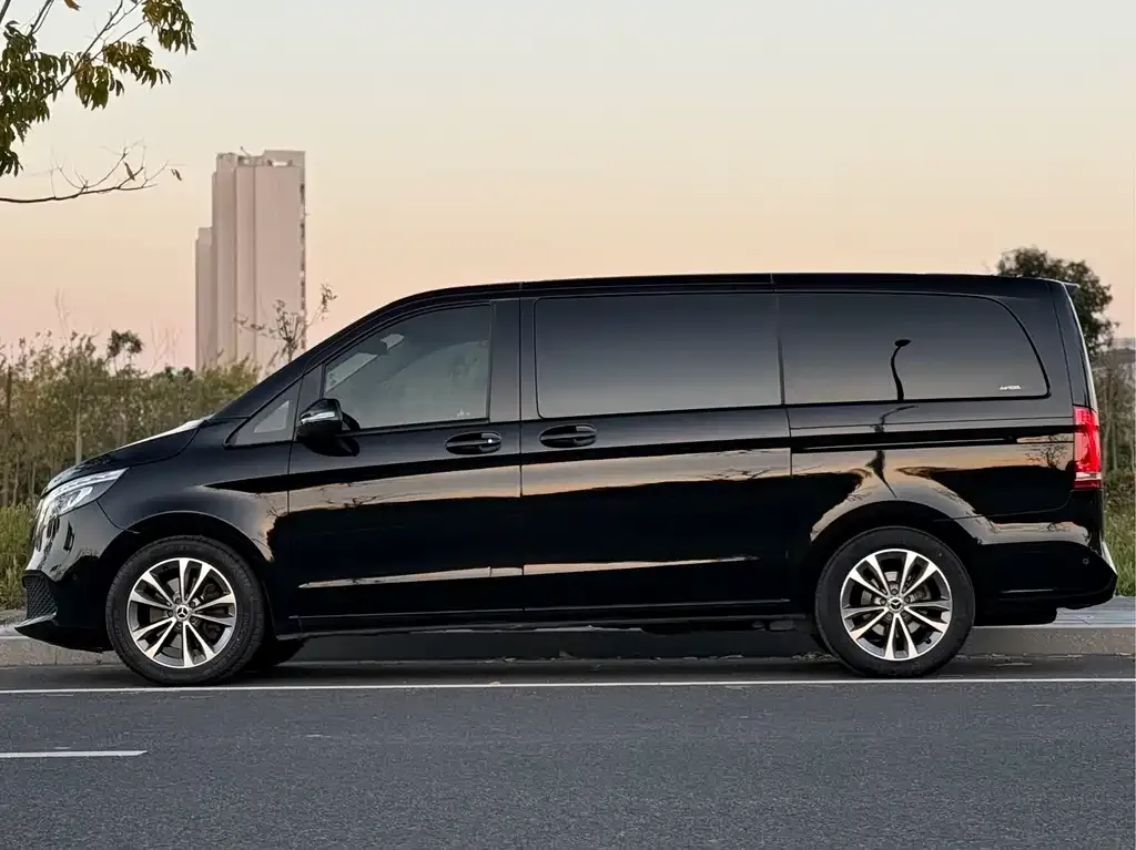 Mercedes-Benz V-Class 2022 из CN, фото 4