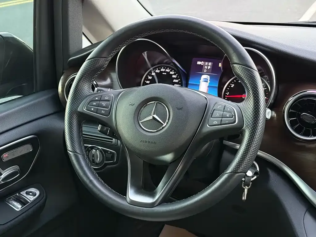 Mercedes-Benz V-Class 2022 из CN, фото 9