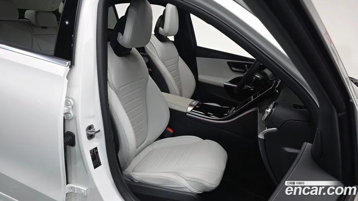 Mercedes-Benz C-Class 2025 из KR, фото 10