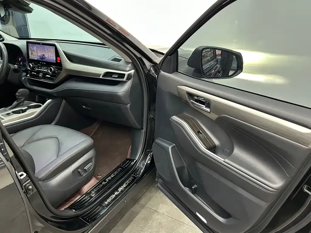Toyota Highlander 2024 из CN, фото 8