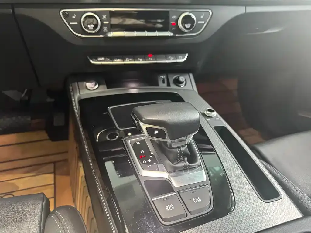 Audi Q5L 2021 из CN, фото 10