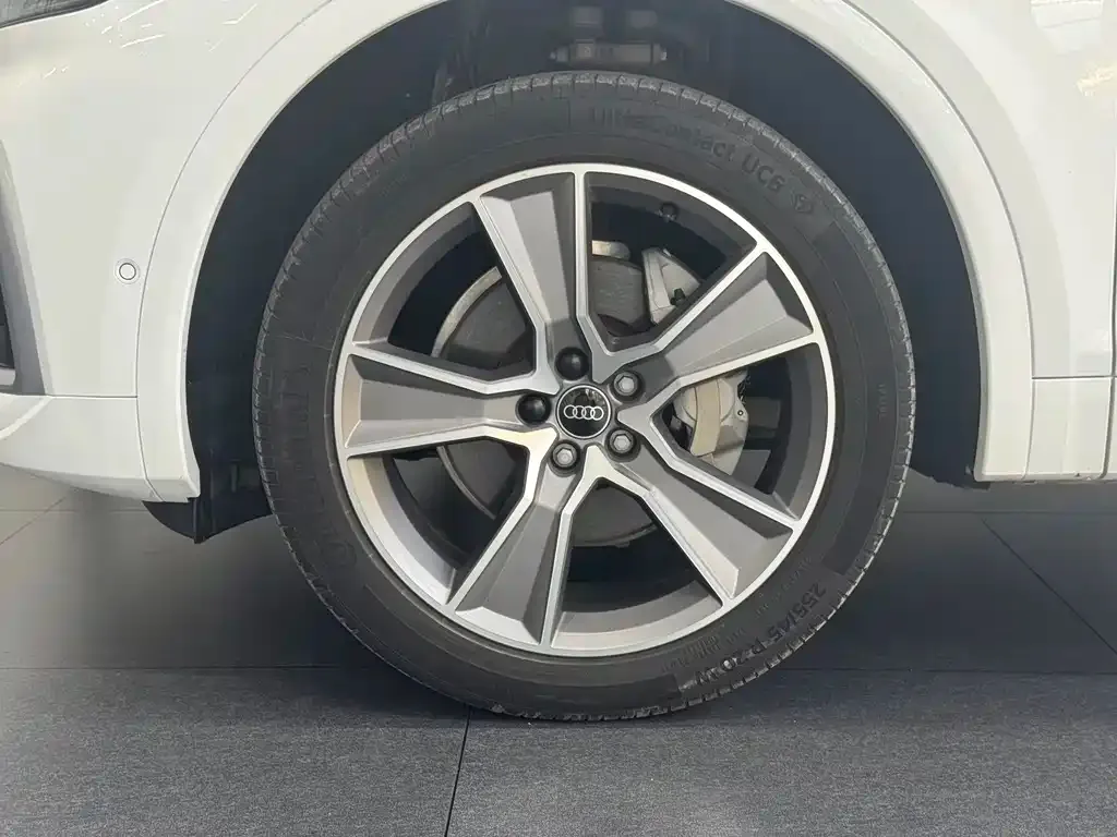 Audi Q5L 2021 из CN, фото 4