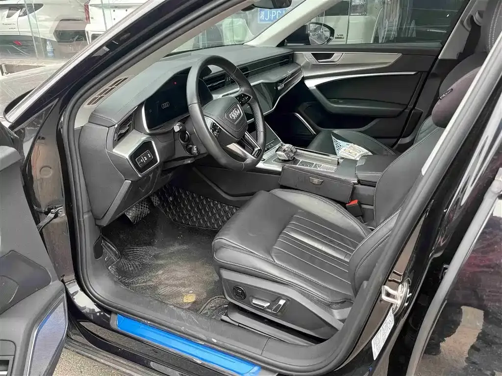 Audi A6L 2023 из CN, фото 2