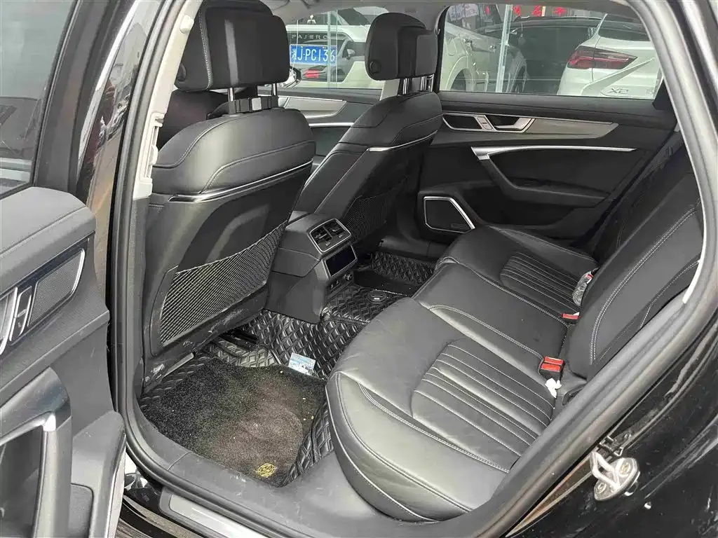 Audi A6L 2023 из CN, фото 6