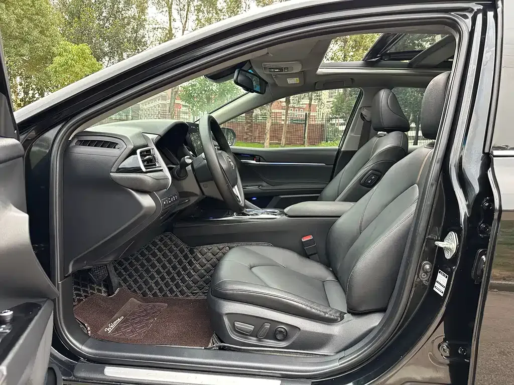 Toyota Camry 2021 из CN, фото 4