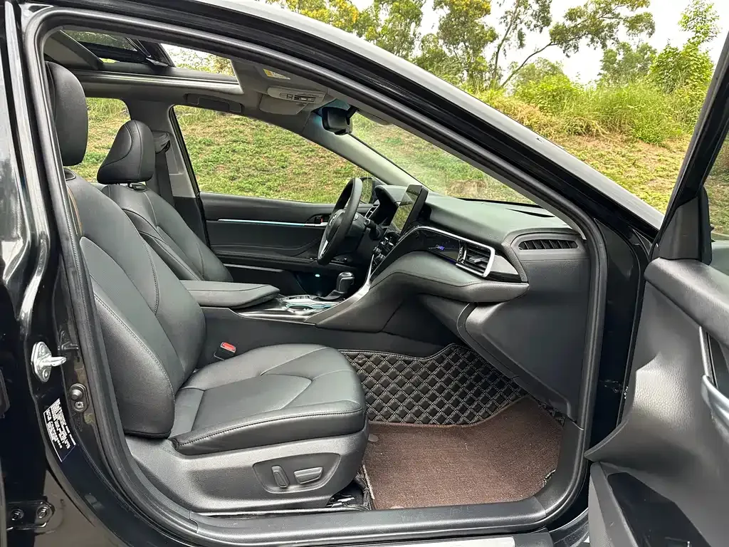 Toyota Camry 2021 из CN, фото 5