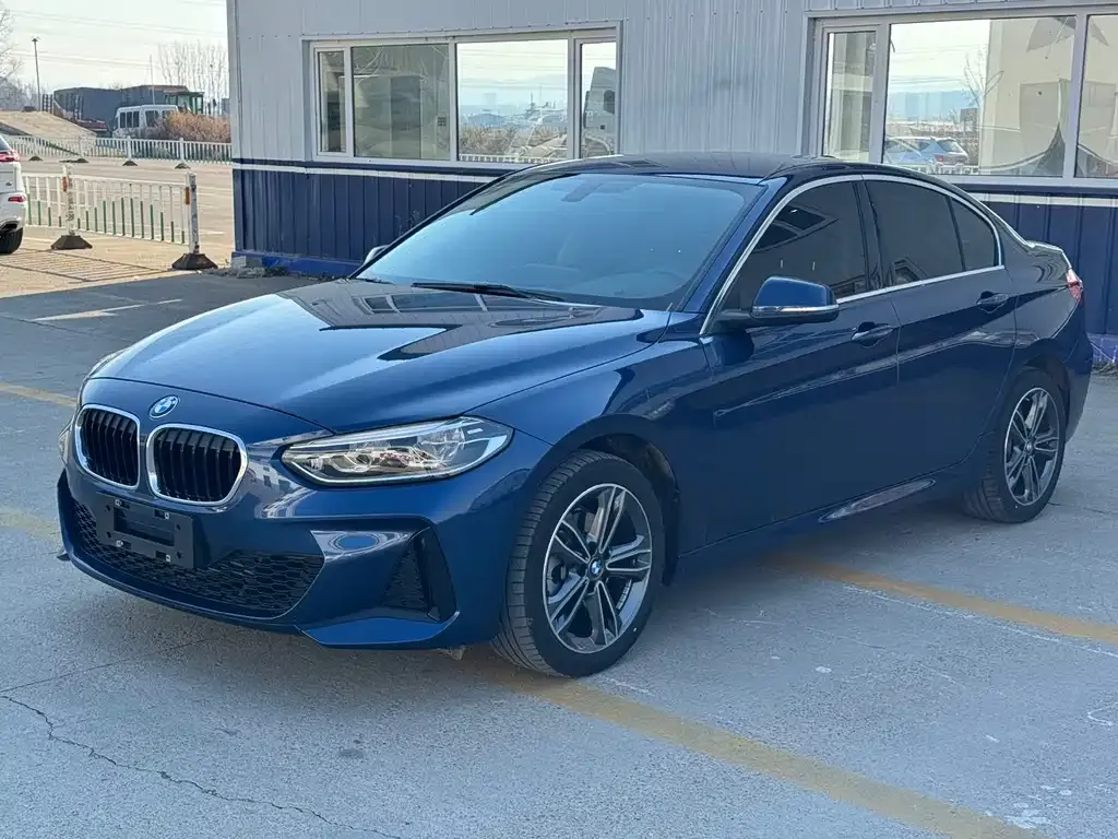 BMW 1 Series 2023 из CN, фото 1