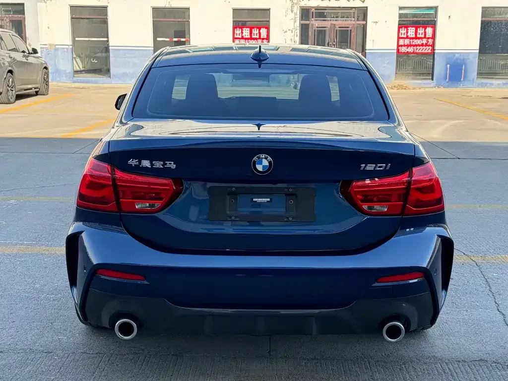BMW 1 Series 2023 из CN, фото 8