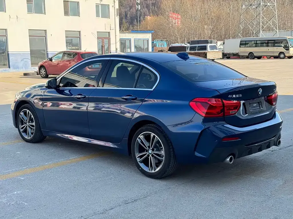 BMW 1 Series 2023 из CN, фото 9