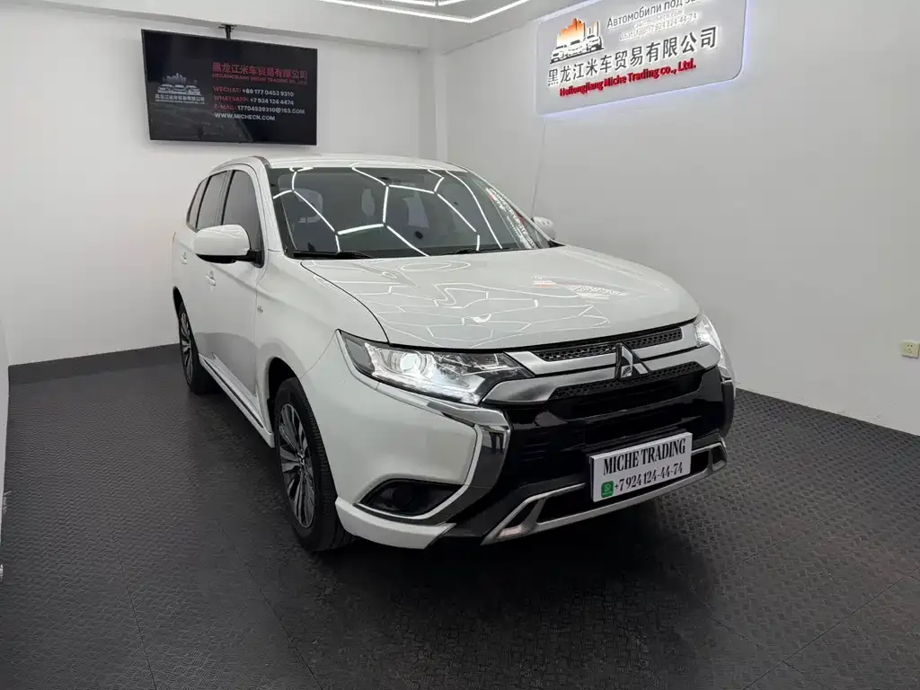 Mitsubishi Outlander 2022 из CN, фото 1