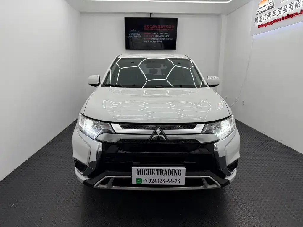Mitsubishi Outlander 2022 из CN, фото 2