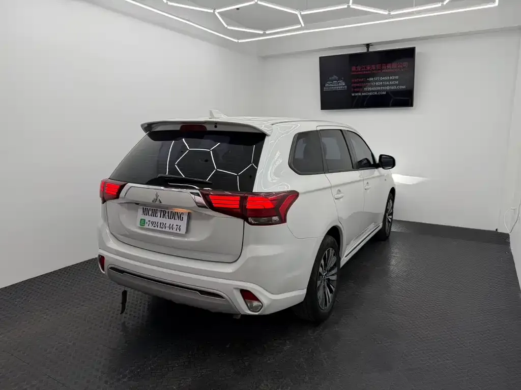 Mitsubishi Outlander 2022 из CN, фото 6