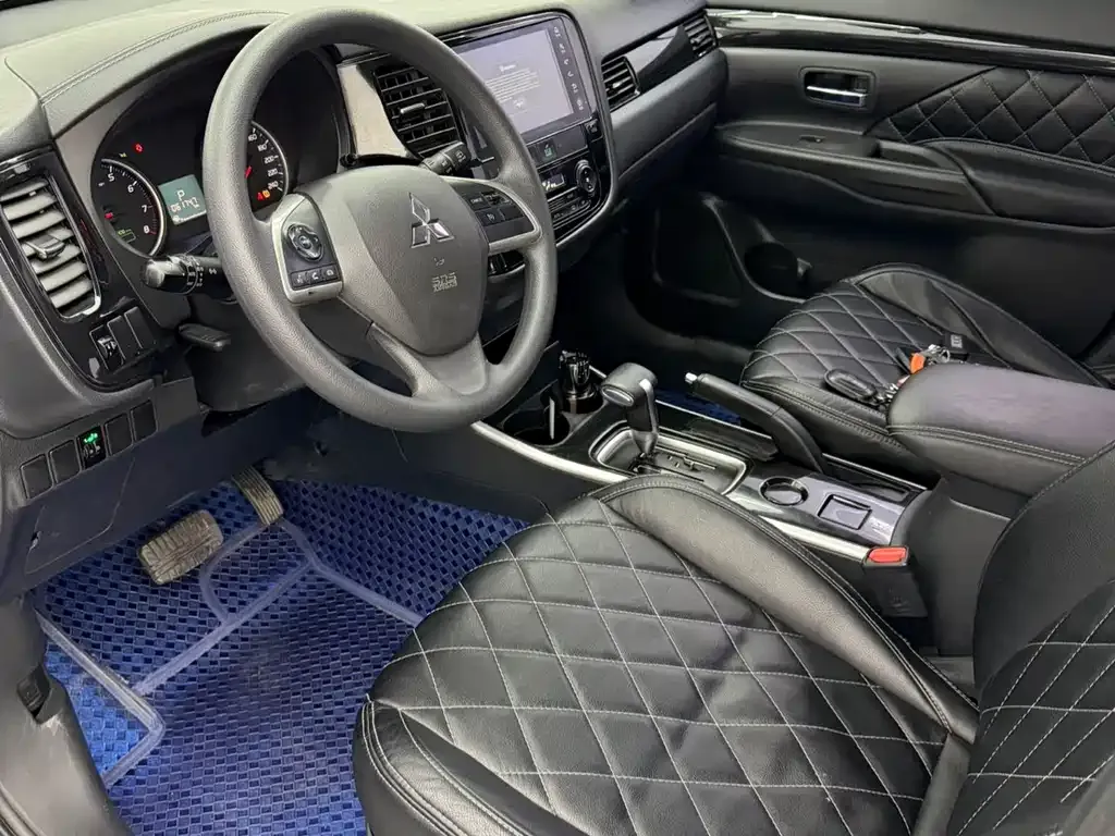 Mitsubishi Outlander 2022 из CN, фото 7