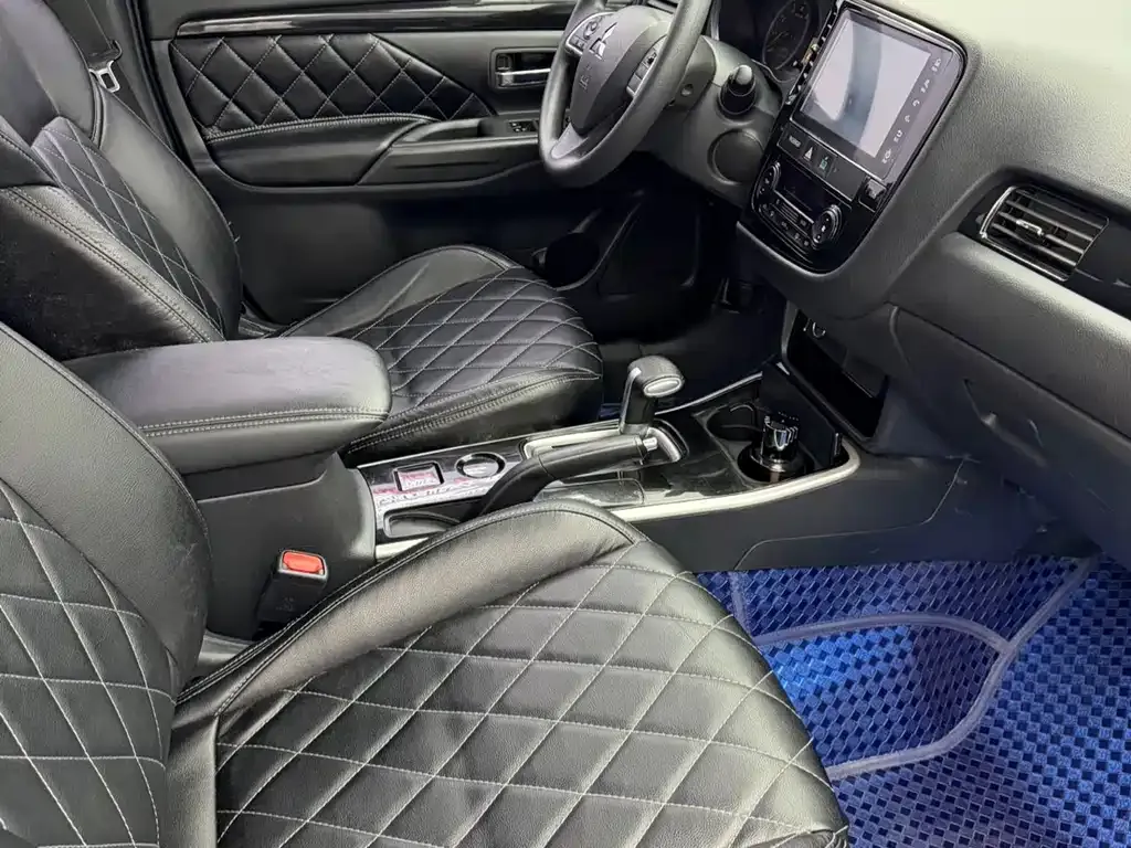 Mitsubishi Outlander 2022 из CN, фото 8