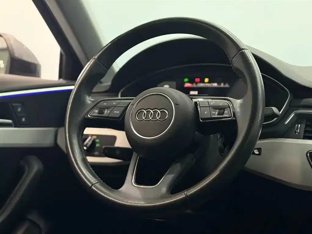 Audi A4L 2022 из CN, фото 7