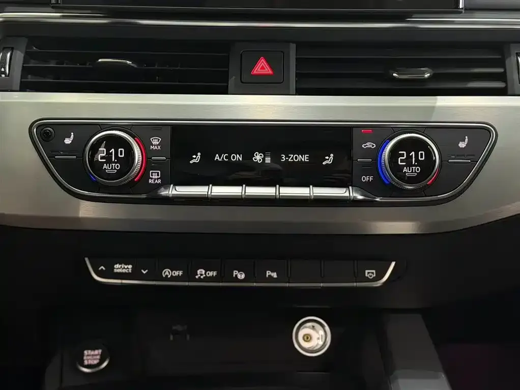 Audi A4L 2022 из CN, фото 9