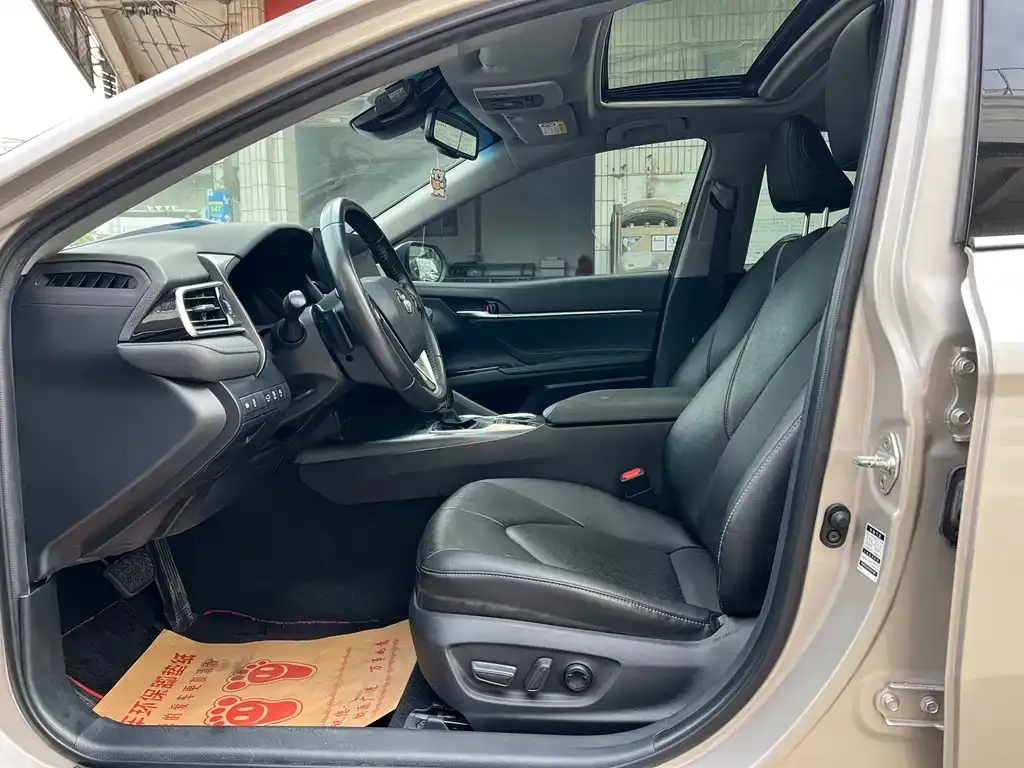 Toyota Camry 2021 из CN, фото 4