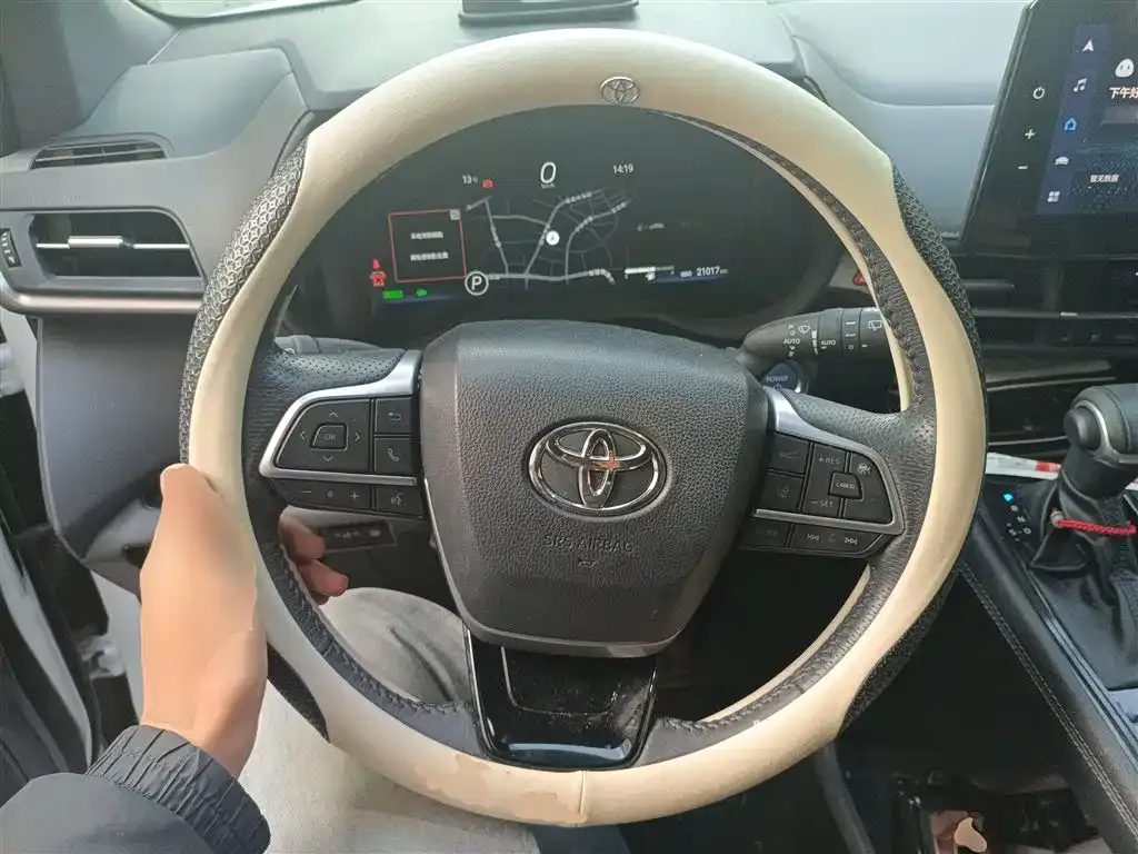 Toyota Sienna 2023 из CN, фото 3