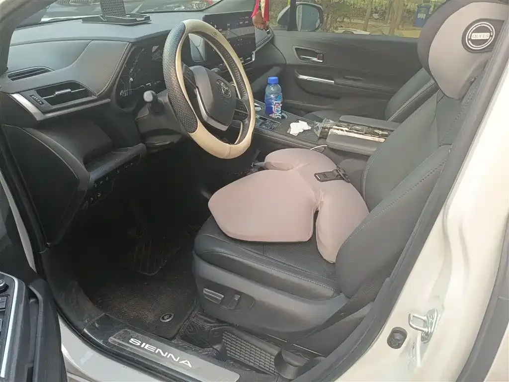 Toyota Sienna 2023 из CN, фото 8