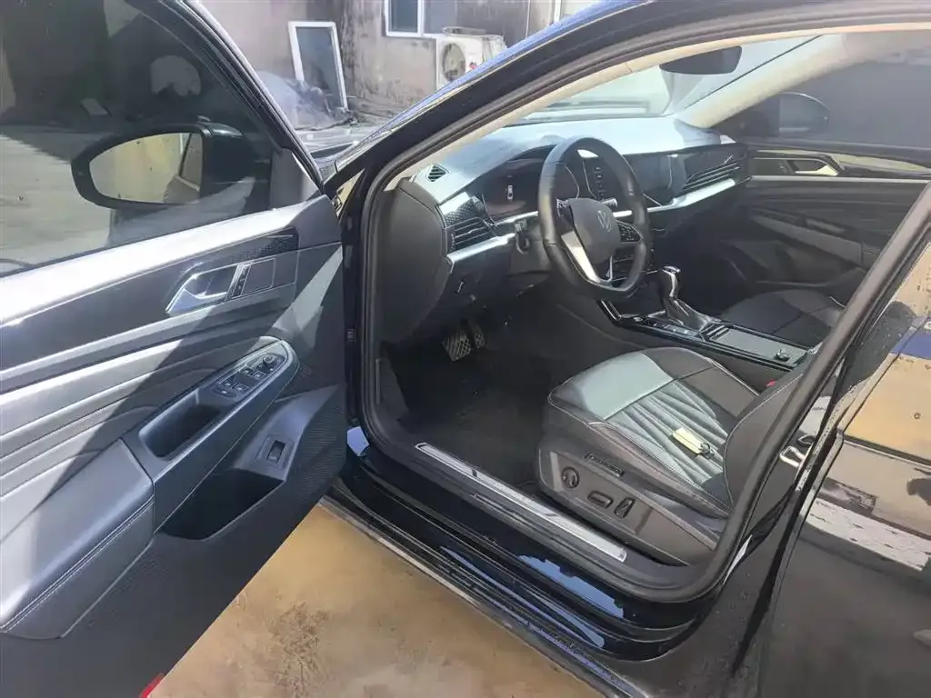 Volkswagen Passat 2023 из CN, фото 4