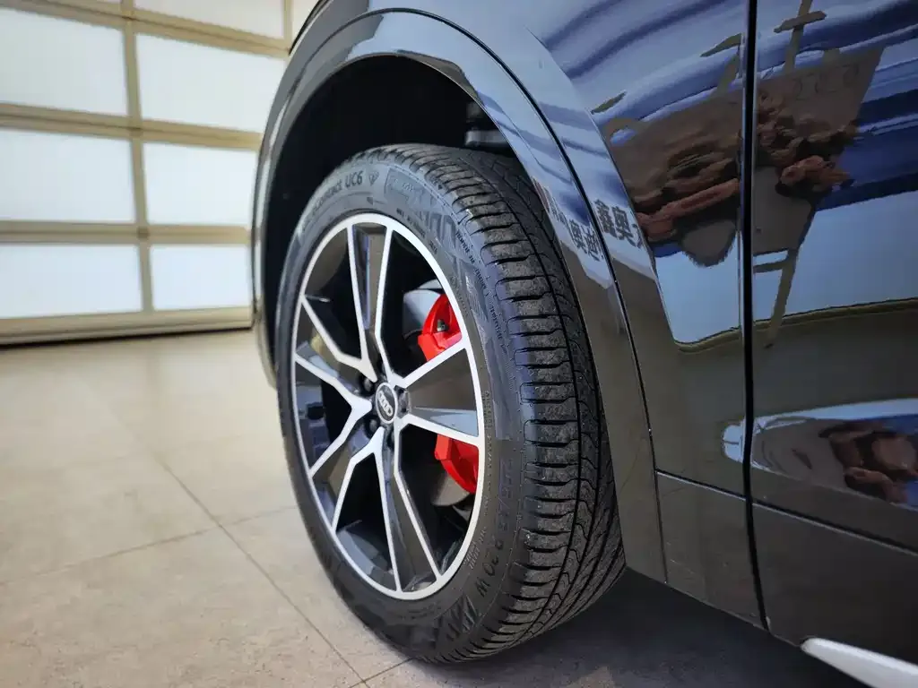 Audi Q5L 2022 из CN, фото 4
