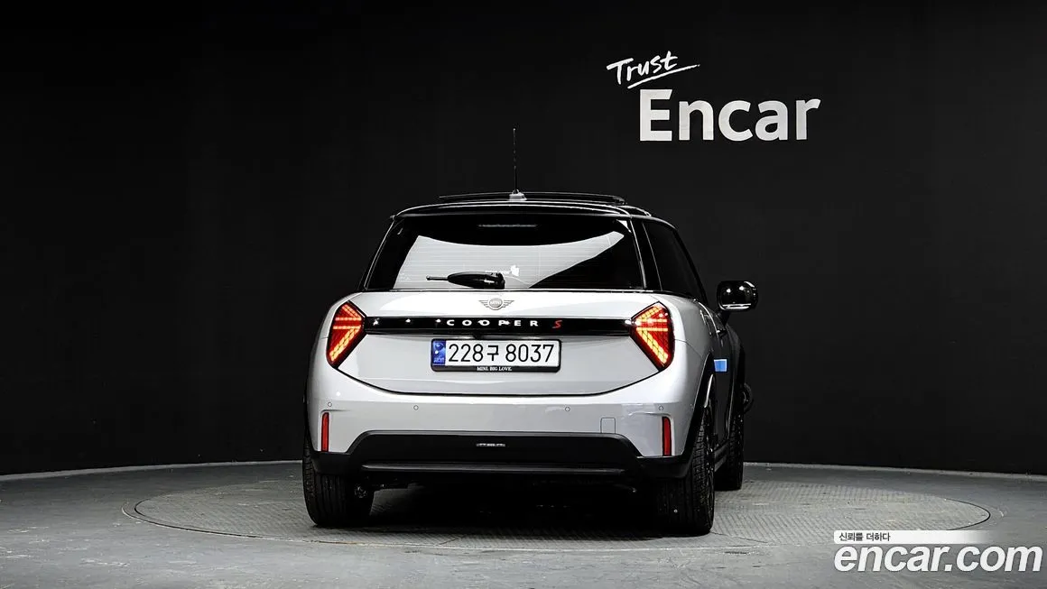 Mini Cooper 2025 из KR, фото 4