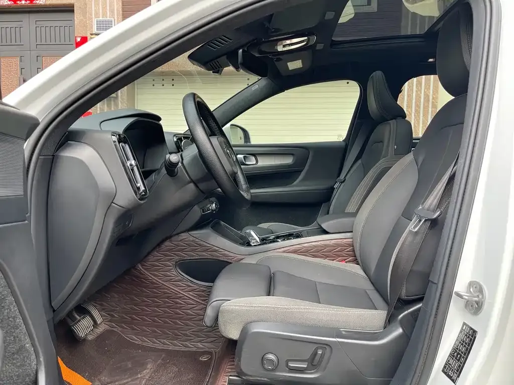 Volvo XC40 2022 из CN, фото 5