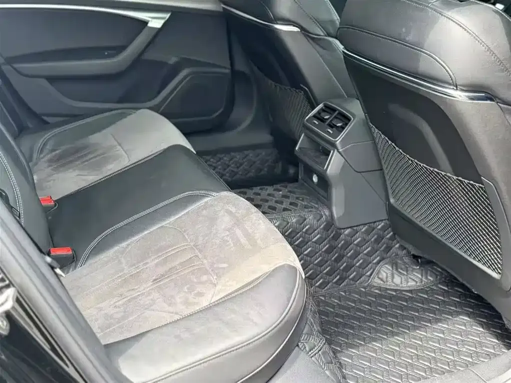 Audi A6L 2022 из CN, фото 8