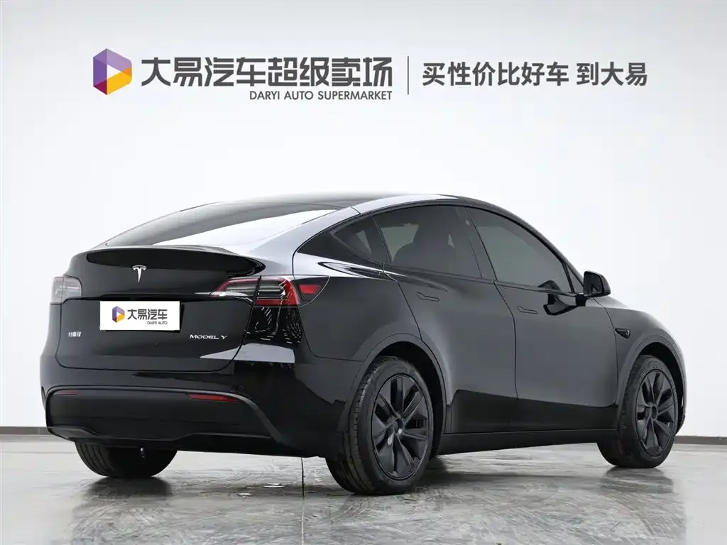 Tesla Model Y 2024 из CN, фото 3