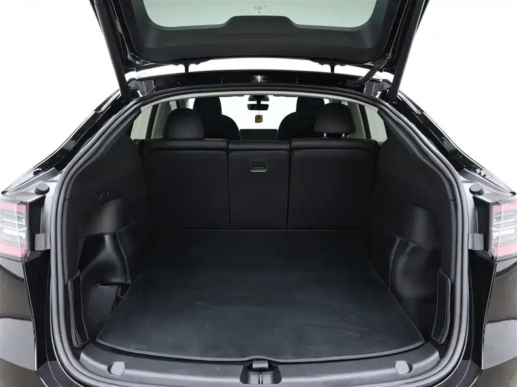 Tesla Model Y 2024 из CN, фото 8