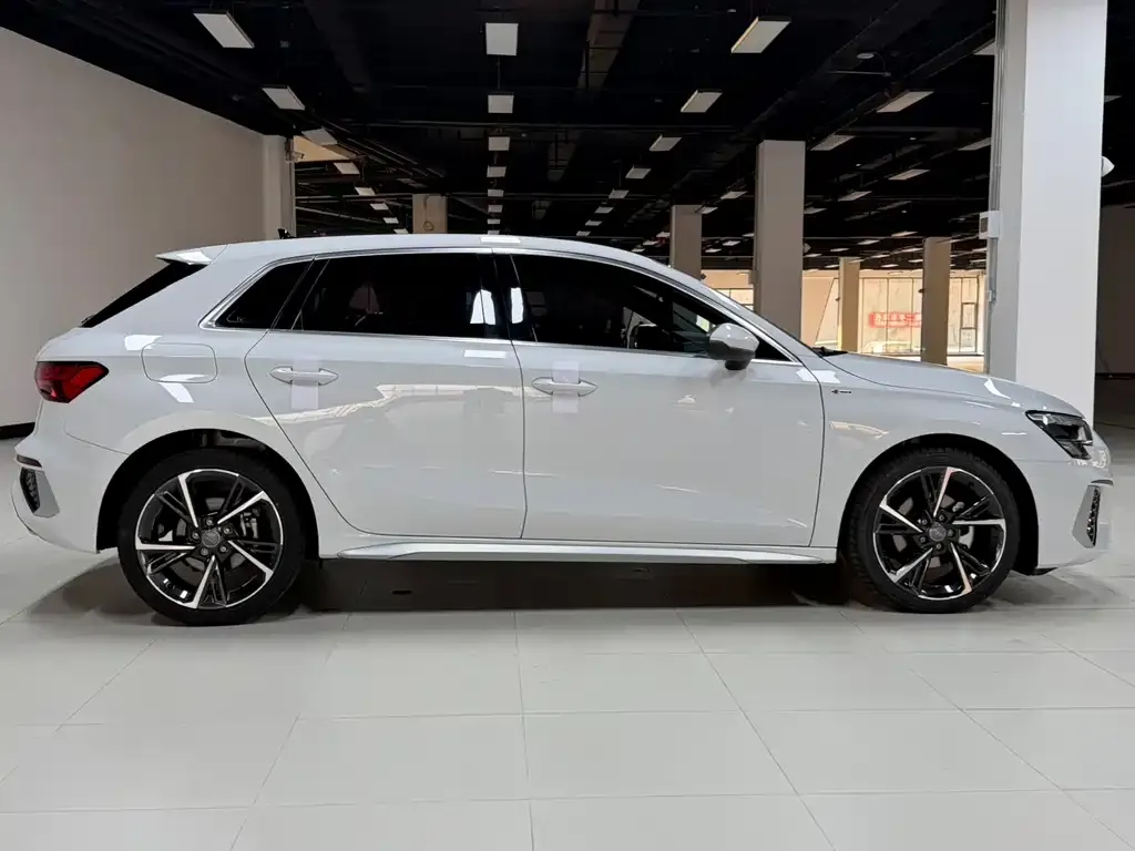 Audi A3 2021 из CN, фото 4