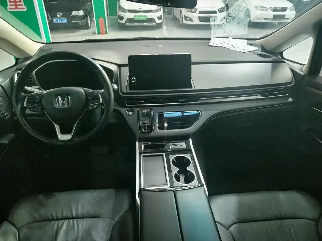 Honda Elysion 2023 из CN, фото 4