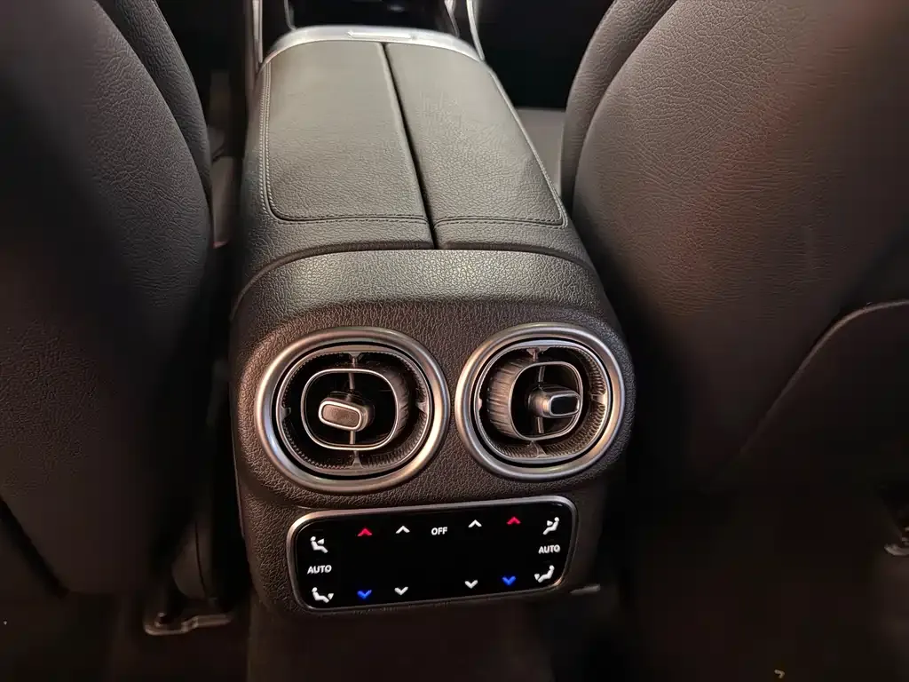 Mercedes-Benz GLC 2024 из CN, фото 8