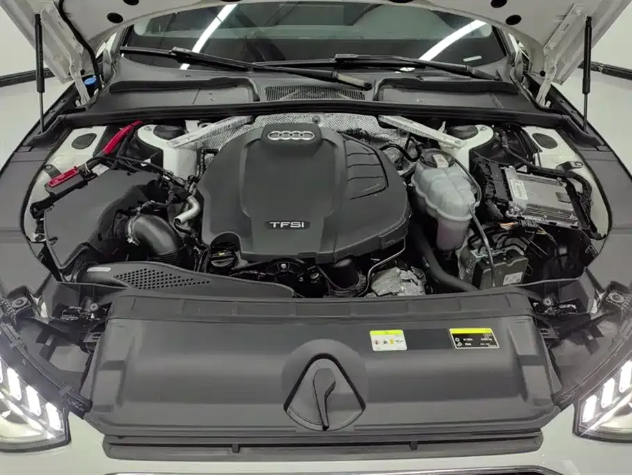 Audi A4L 2021 из CN, фото 10