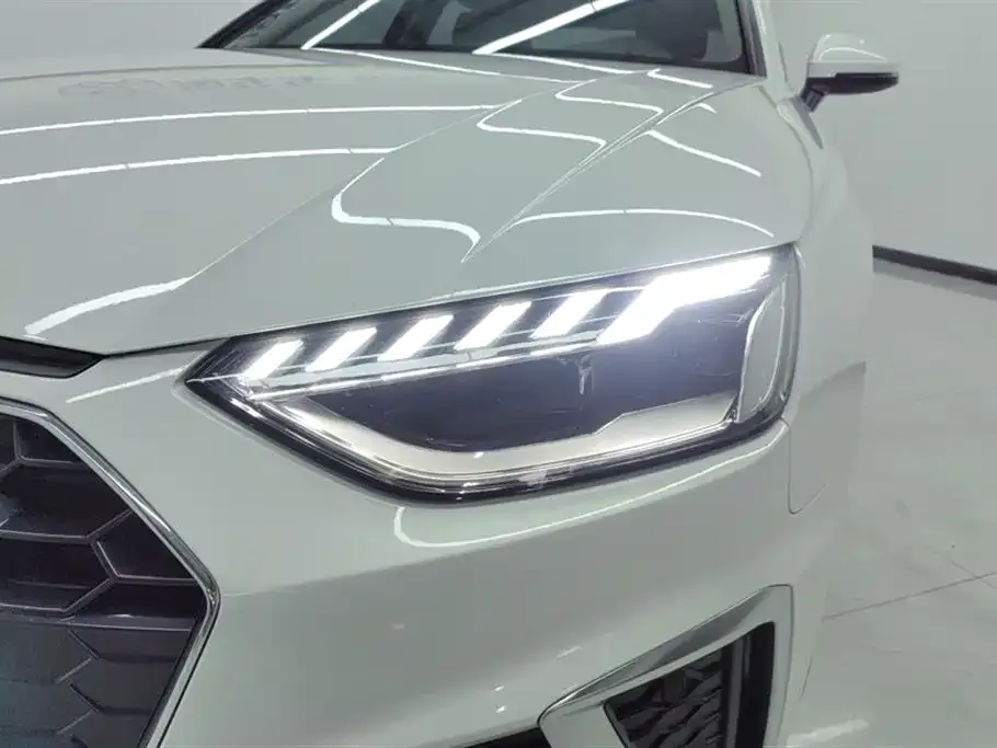 Audi A4L 2021 из CN, фото 5